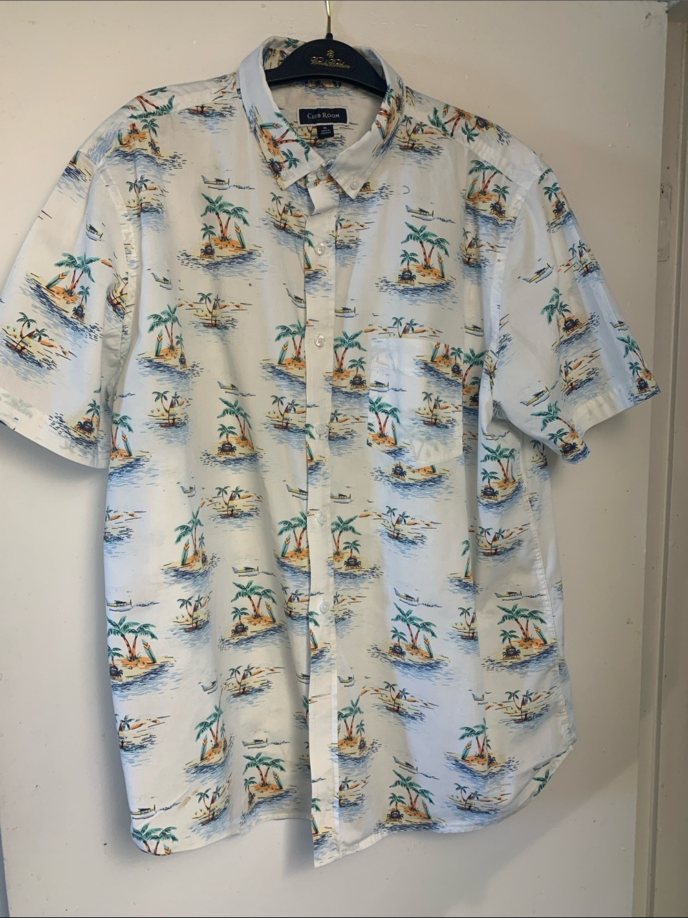 Club Room White Short-Sleeve Button-Up with Blue, Green and Tan Island Print